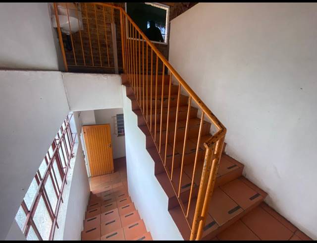 340M² WAREHOUSE TO LET IN NEWLANDS